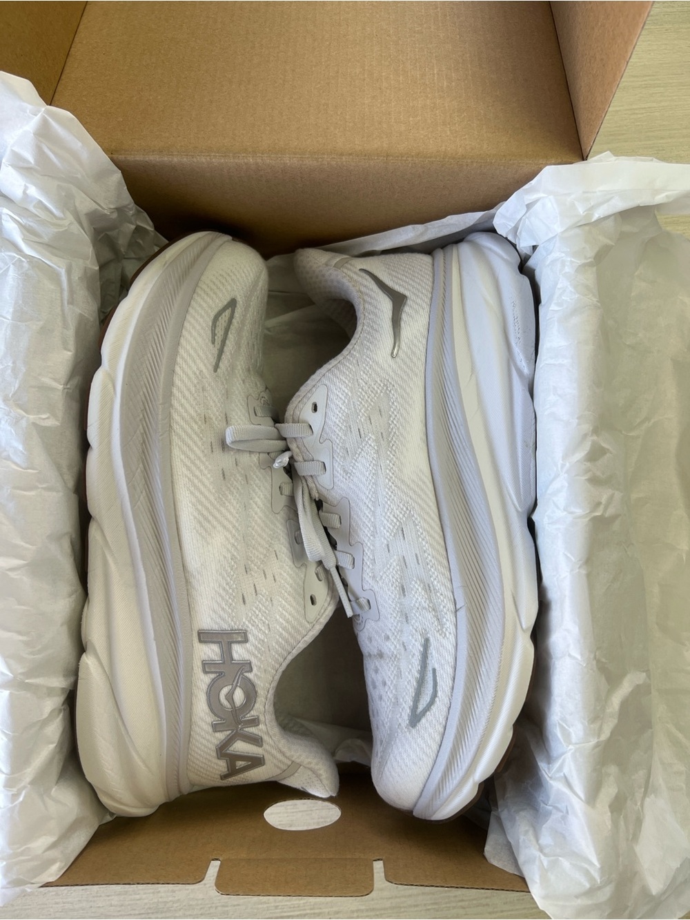 Hoka W Clifton 9 Women's Sneakers white with silver and gray accent - Picture 3 of 10